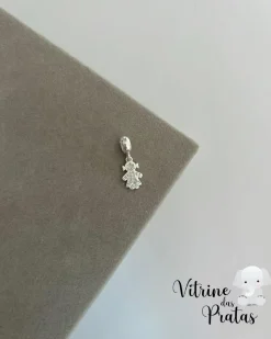 Berloque Menina Cravejado