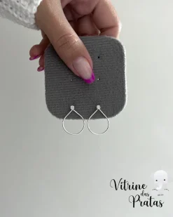 Brinco Gota com Ponto de Luz