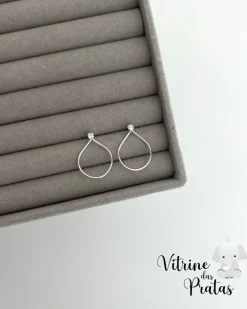 Brinco Gota com Ponto de Luz