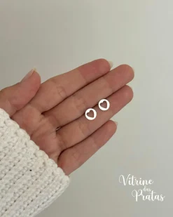 Brinco Redondo com Coração Vazado