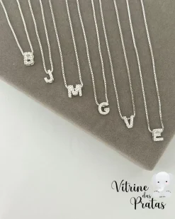 Colar Letra Cravejada