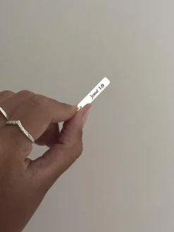 Pingente Plaquinha Comprida Personalizada "Josué 1:9"