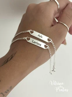 Pulseira Infantil Corações com Plaquinha Personalizada (LEIA A DESCRIÇÃO)
